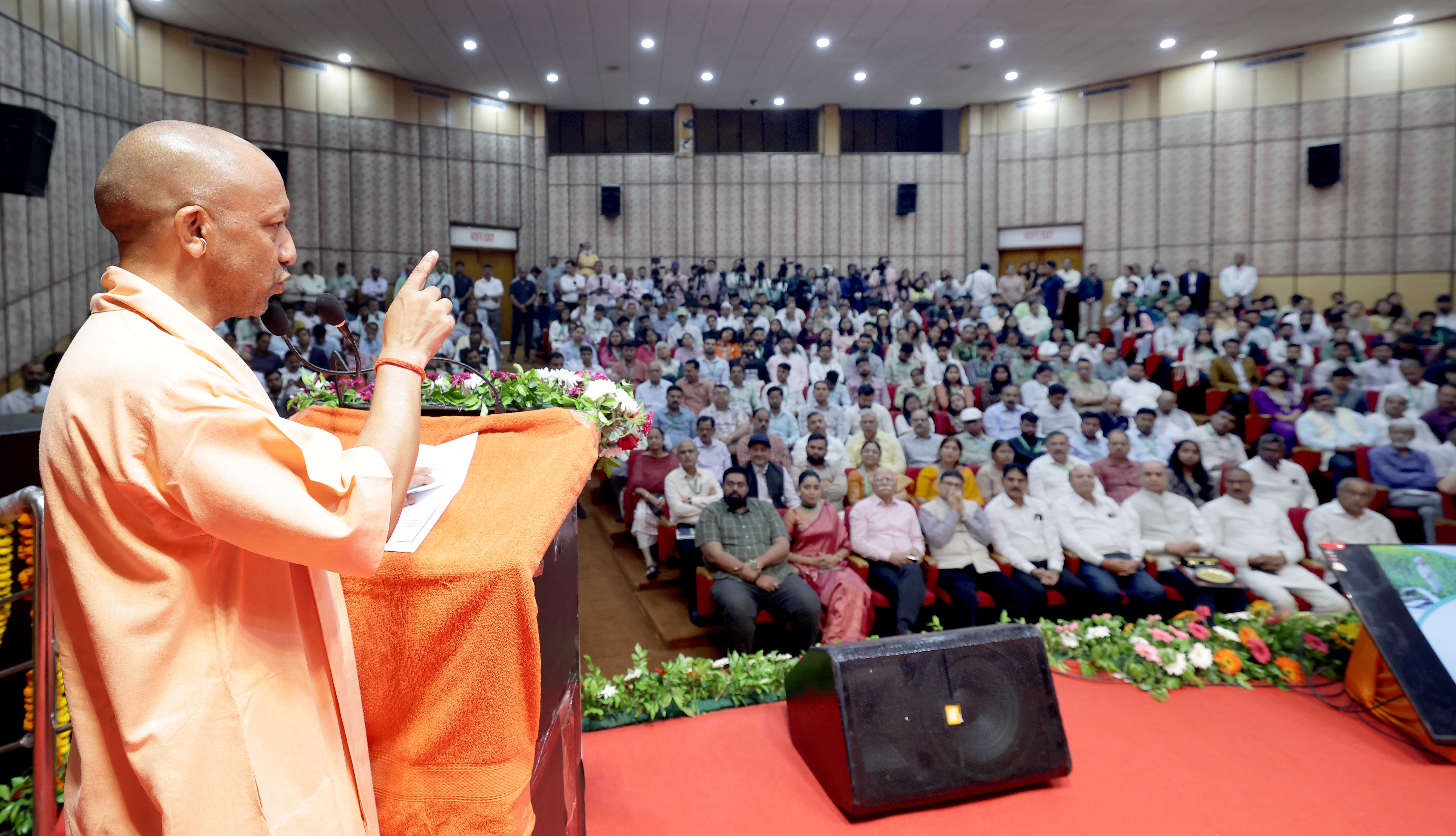 Hon'ble Chief Minister Yogi Adityanath expressing his views during the inaugural ceremony of the 'Sixth Uttar Pradesh Agricultural Science Congress-2026' (April 08–10, 2026)—a grand convergence of agricultural scientists and experts dedicated to the revitalization of agriculture for 'Viksit Krishi–Viksit Bharat/2047'—at the Indian Institute of Sugarcane Research, Rae Bareli Road, Lucknow, on April 08, 2026.